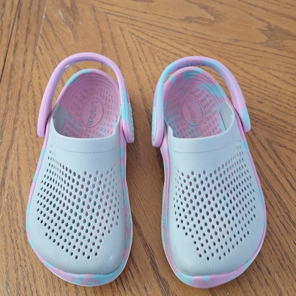 CROCS - Picture 2 of 7